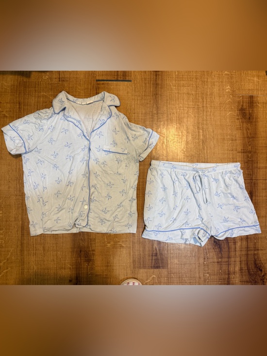 Shabby Chic Other - Striped & Bow Print Pajama Set